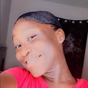 Meet your Posher, Marielle